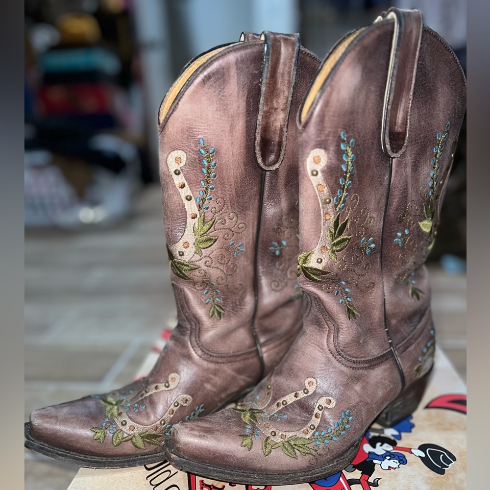 Old Gringo Flicka cowboy boots size 6